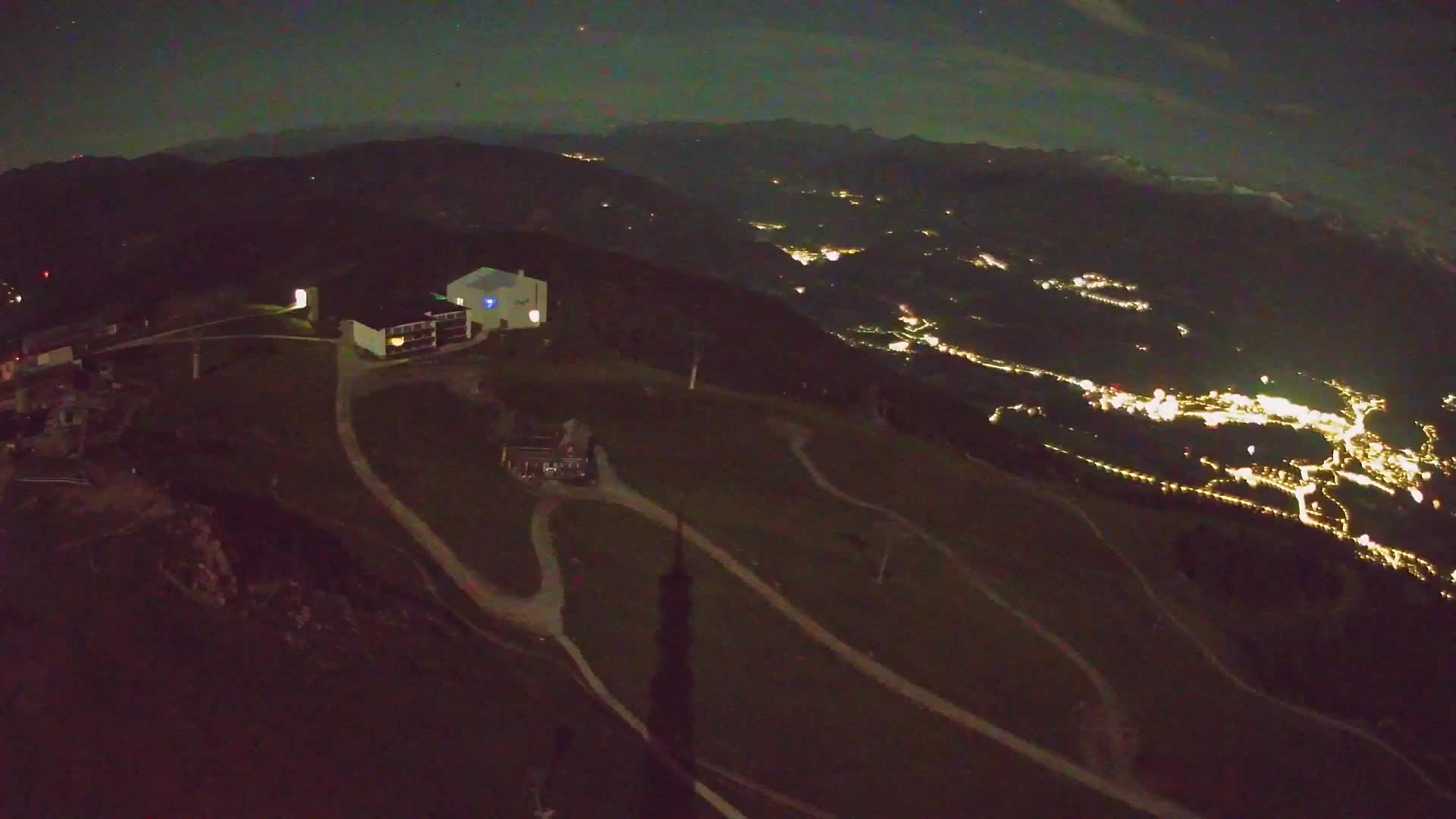 Cima estación de esquí Kronplatz | vista hacia Brunico