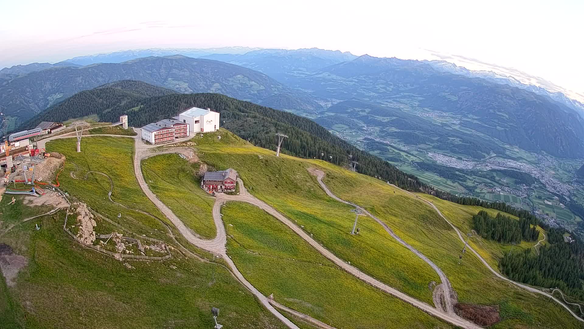 Stazione sciistica di Plan de Corones | vista su Brunico