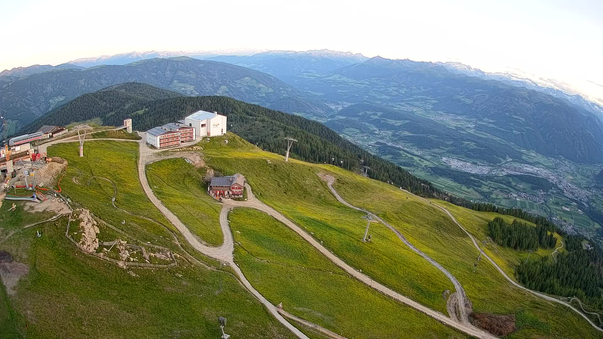 Stazione sciistica di Plan de Corones | vista su Brunico