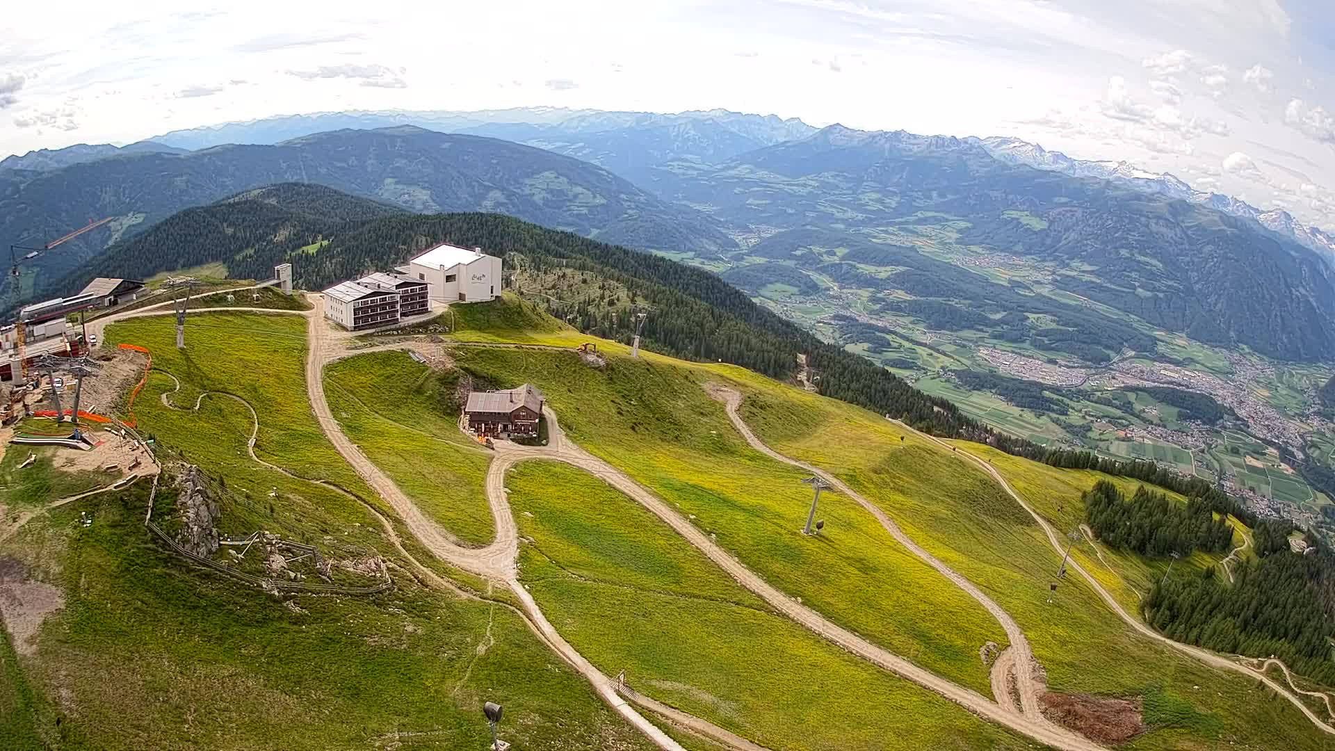 Cima estación de esquí Kronplatz | vista hacia Brunico
