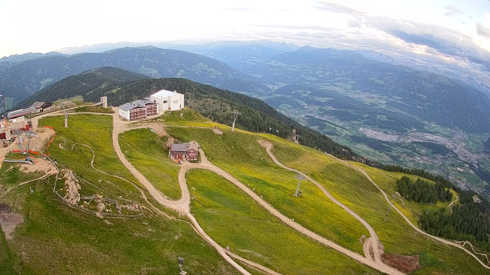 Station de ski Kronplatz sommet | vue sur Brunico