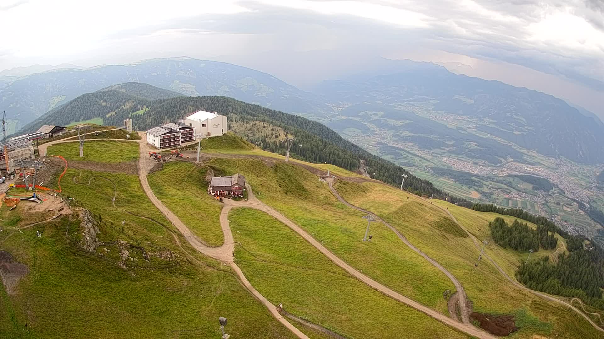 Stazione sciistica di Plan de Corones | vista su Brunico