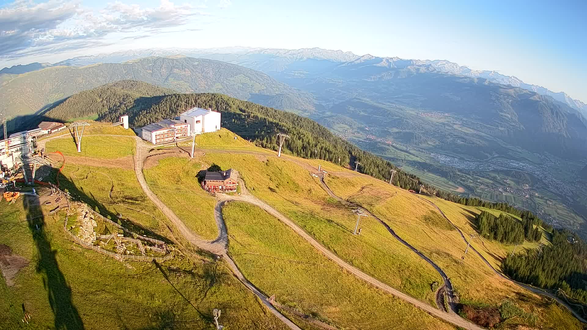 Cima estación de esquí Kronplatz | vista hacia Brunico