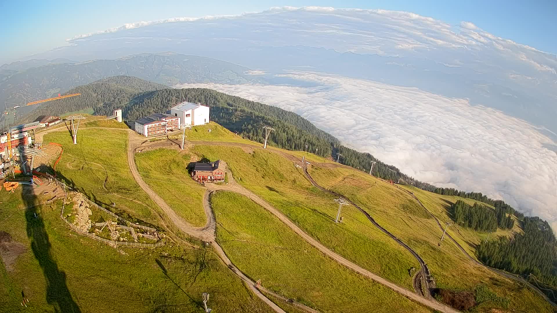 Cima estación de esquí Kronplatz | vista hacia Brunico