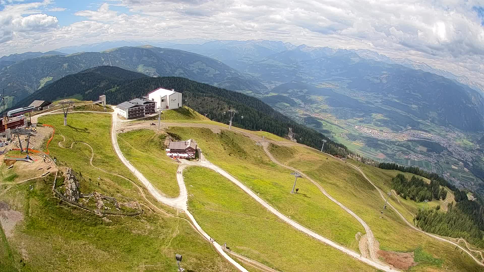 Cima estación de esquí Kronplatz | vista hacia Brunico