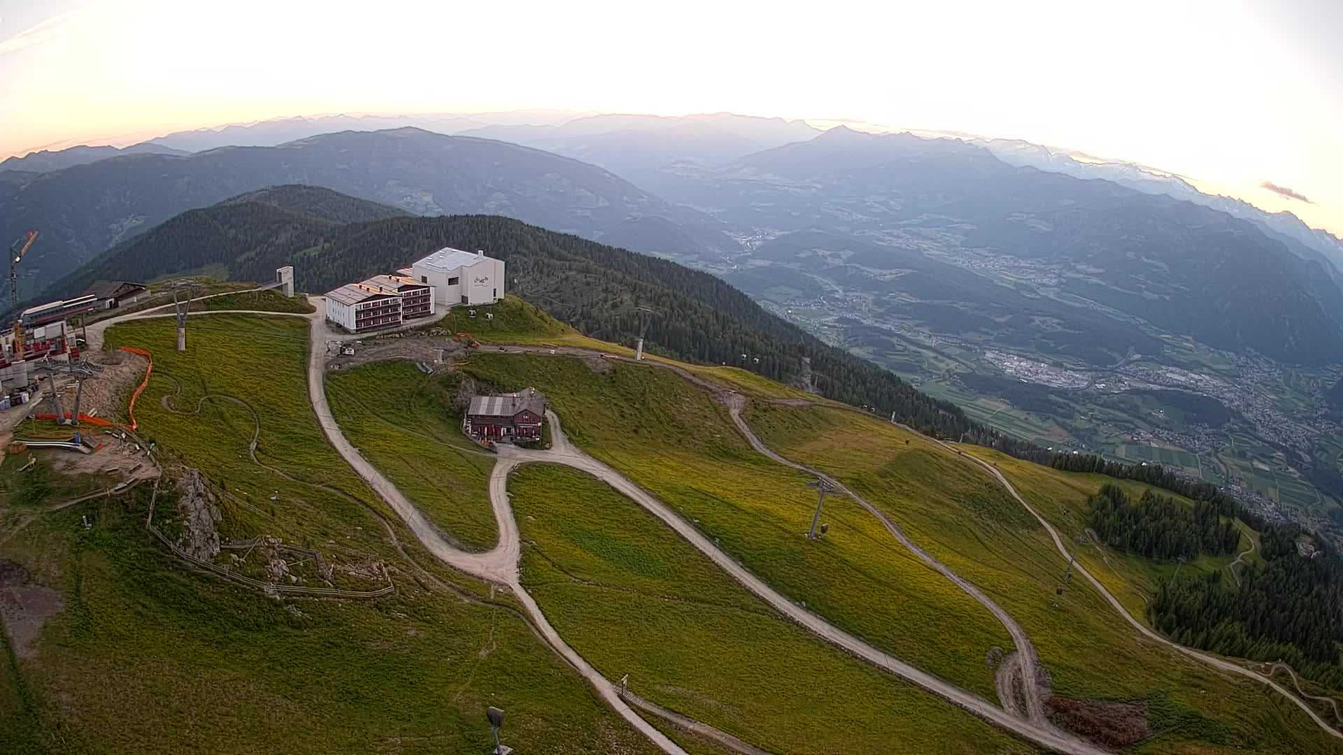 Skigebiet Kronplatz Gipfel | Blick auf Bruneck