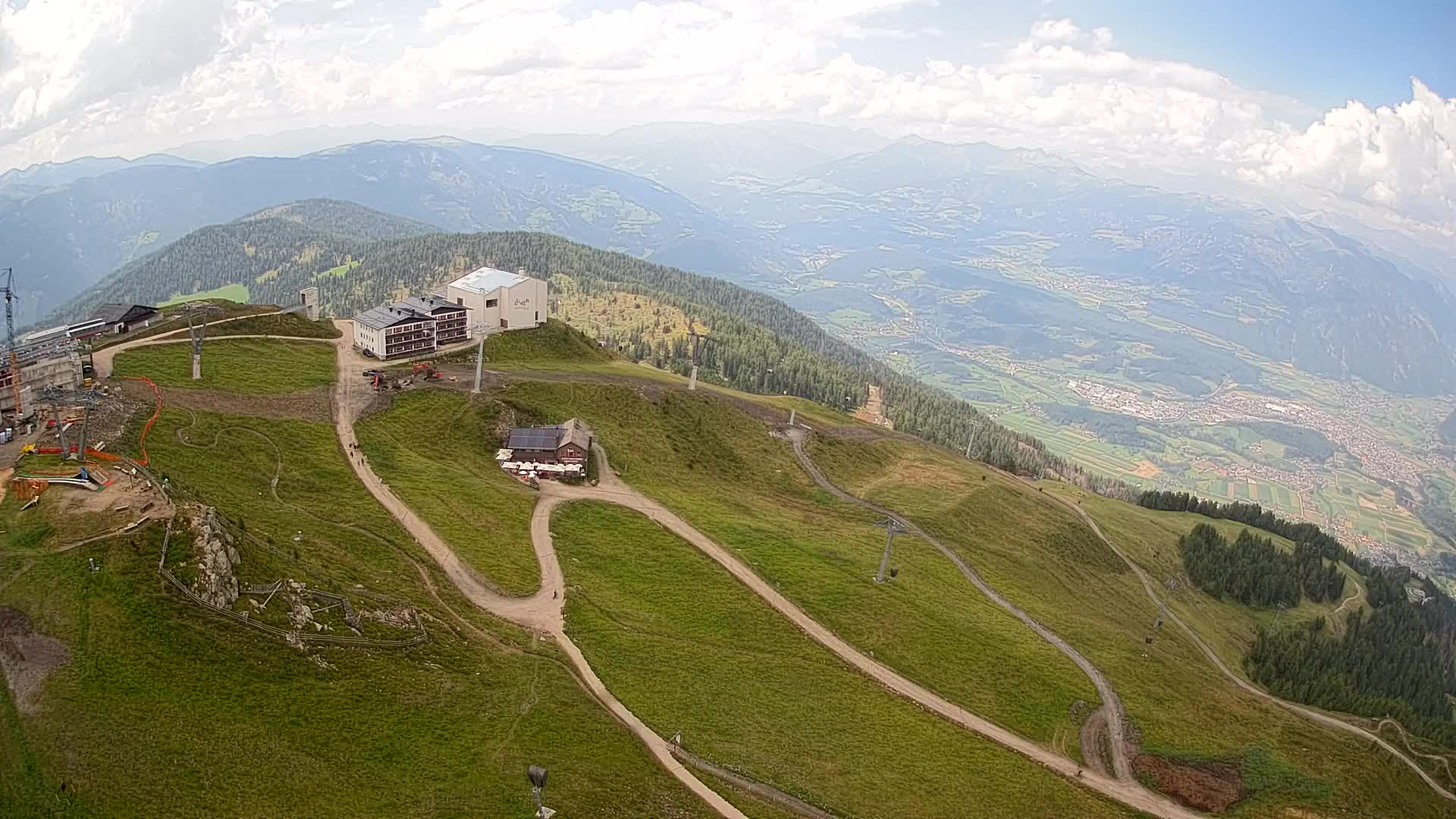 Cima estación de esquí Kronplatz | vista hacia Brunico