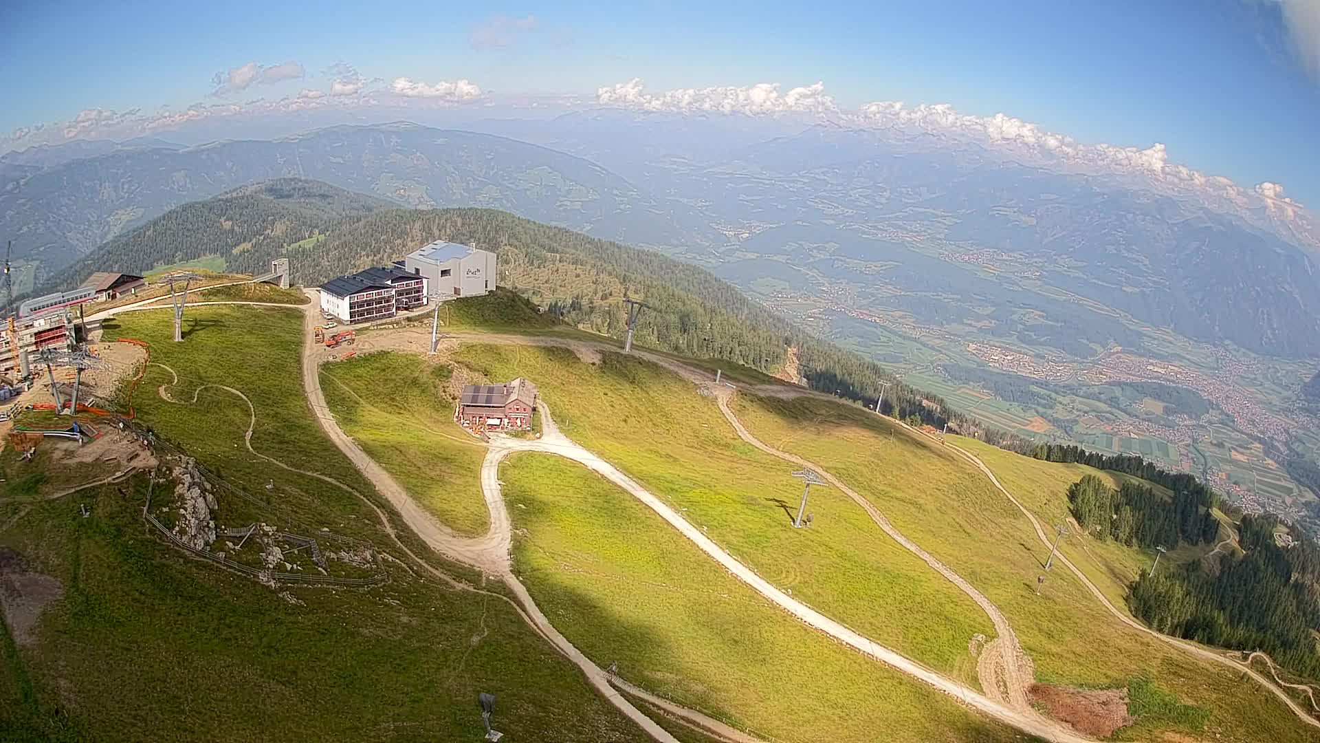 Cima estación de esquí Kronplatz | vista hacia Brunico