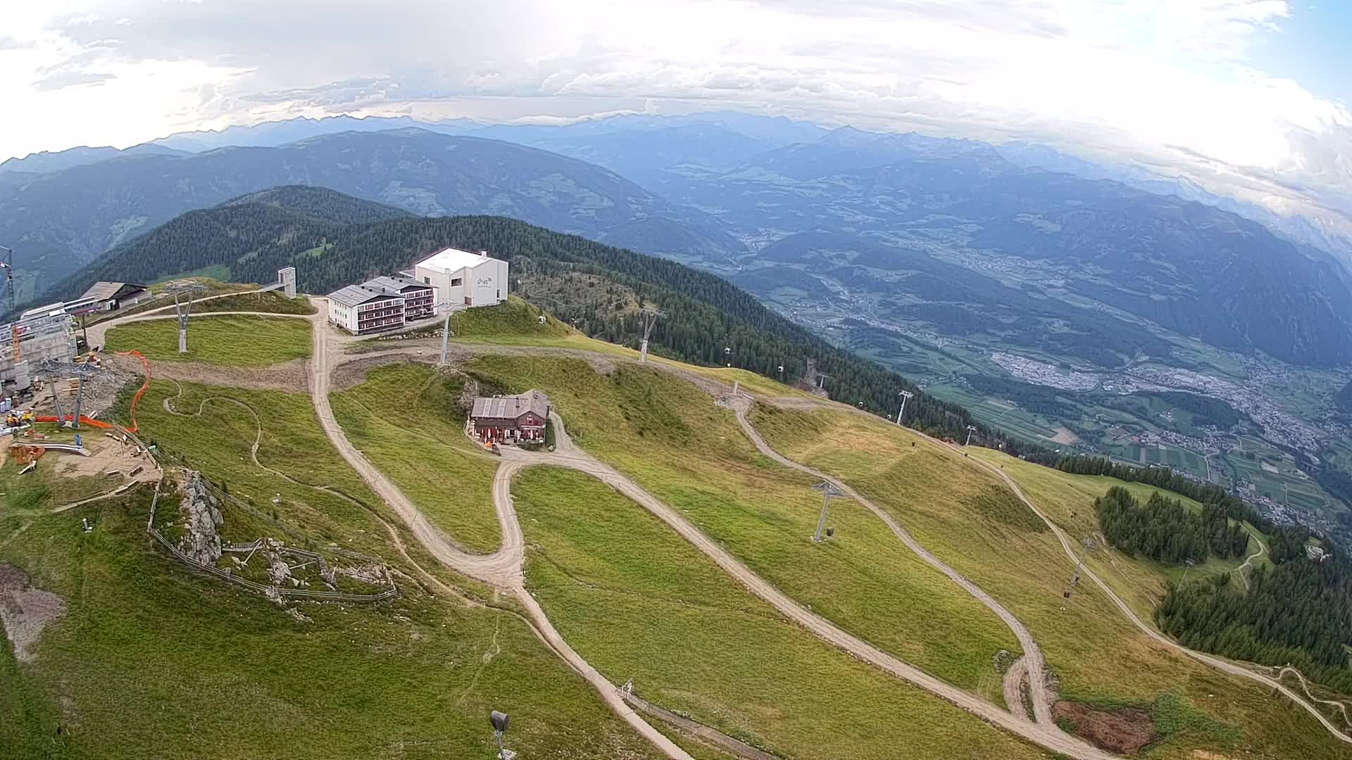 Stazione sciistica di Plan de Corones | vista su Brunico