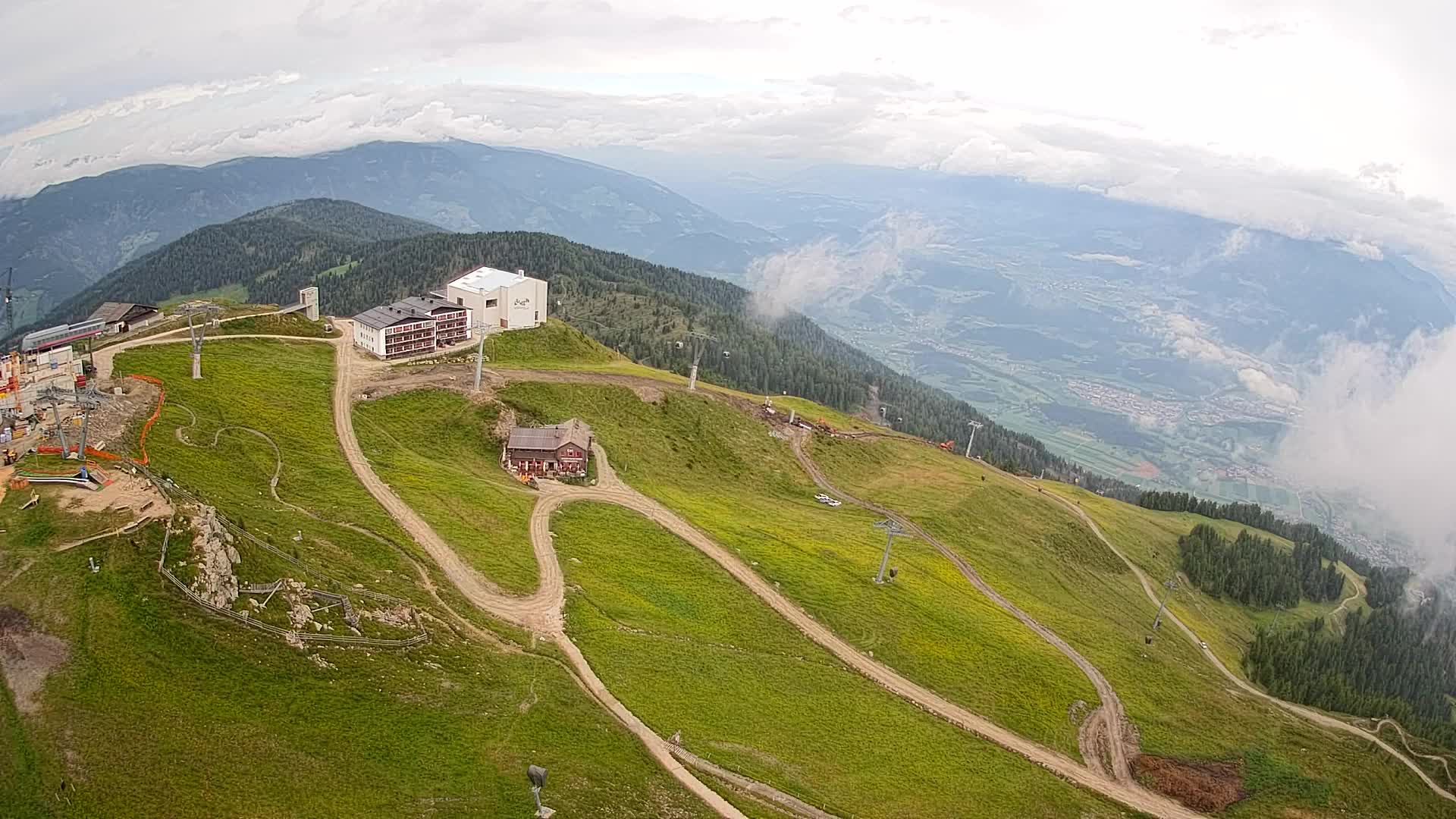 Skigebiet Kronplatz Gipfel | Blick auf Bruneck