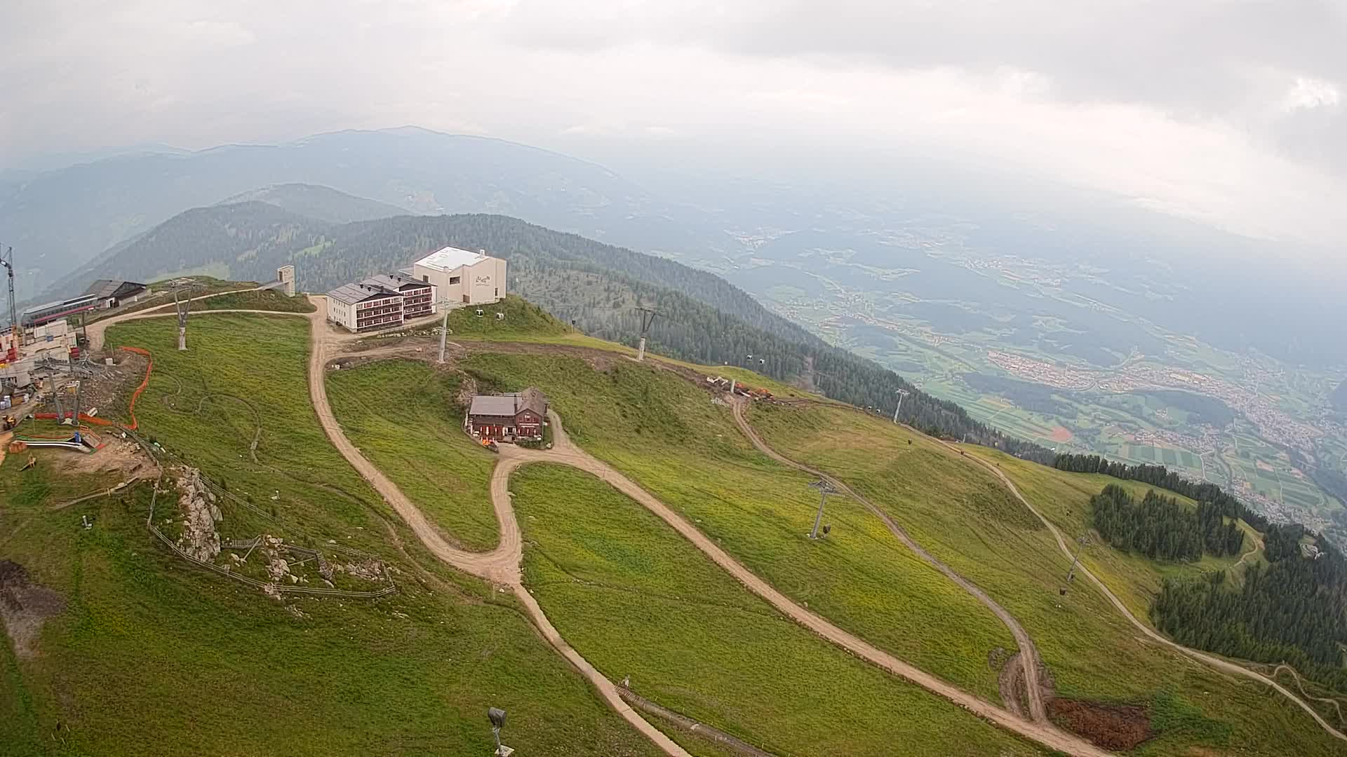 Stazione sciistica di Plan de Corones | vista su Brunico