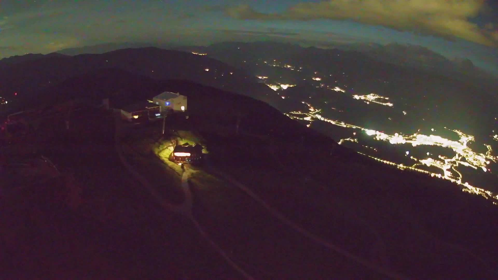 Cima estación de esquí Kronplatz | vista hacia Brunico