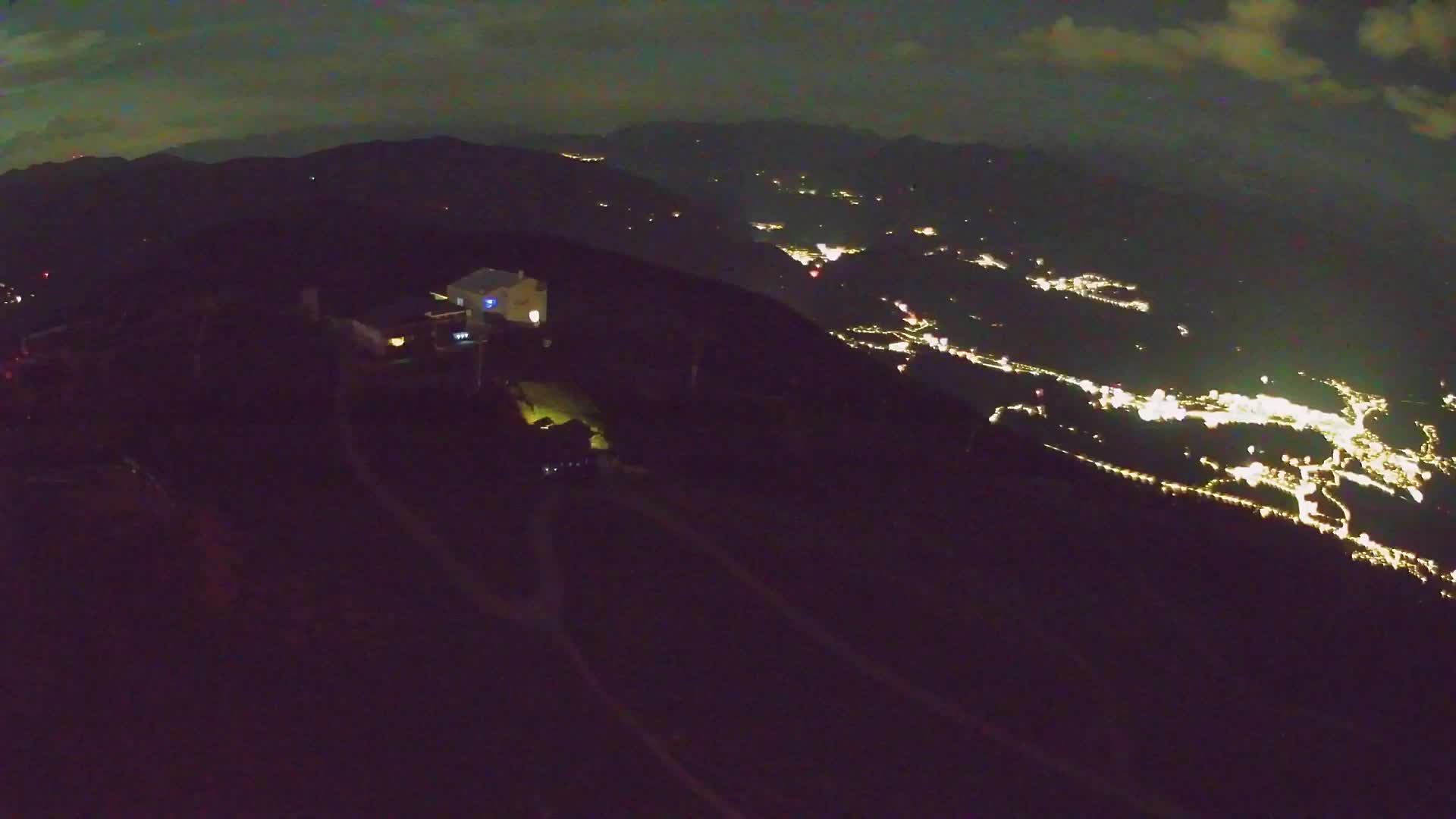 Cima estación de esquí Kronplatz | vista hacia Brunico