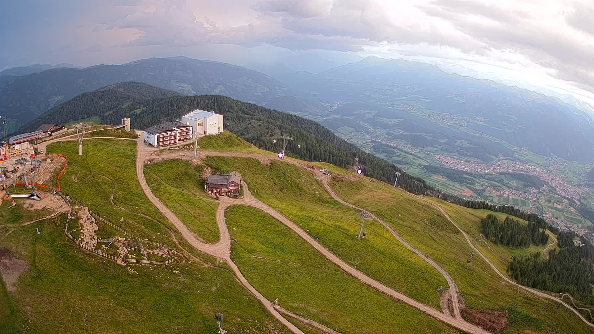 Stazione sciistica di Plan de Corones | vista su Brunico