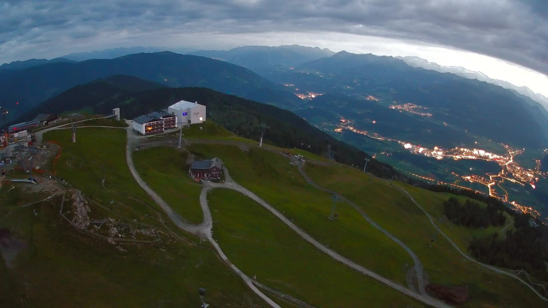Stazione sciistica di Plan de Corones | vista su Brunico