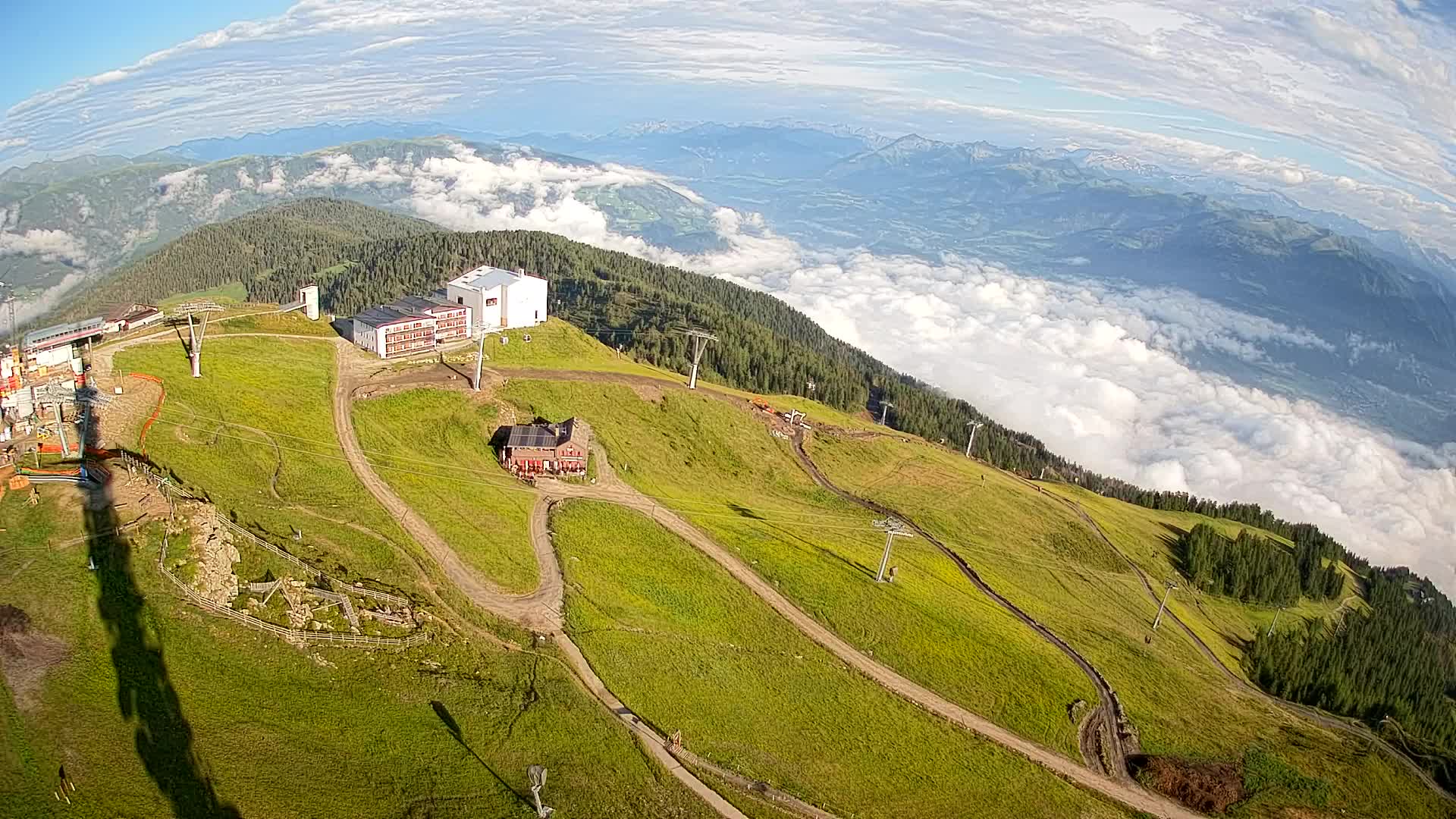 Cima estación de esquí Kronplatz | vista hacia Brunico