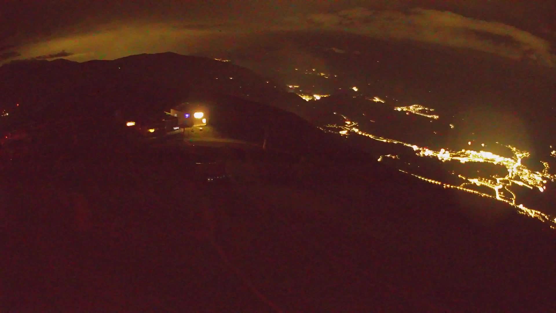 Cima estación de esquí Kronplatz | vista hacia Brunico