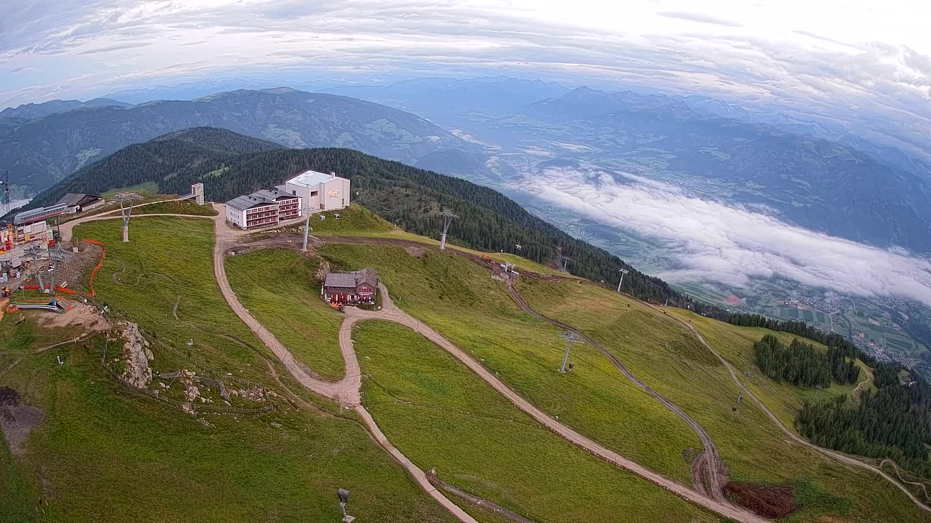 Skigebiet Kronplatz Gipfel | Blick auf Bruneck