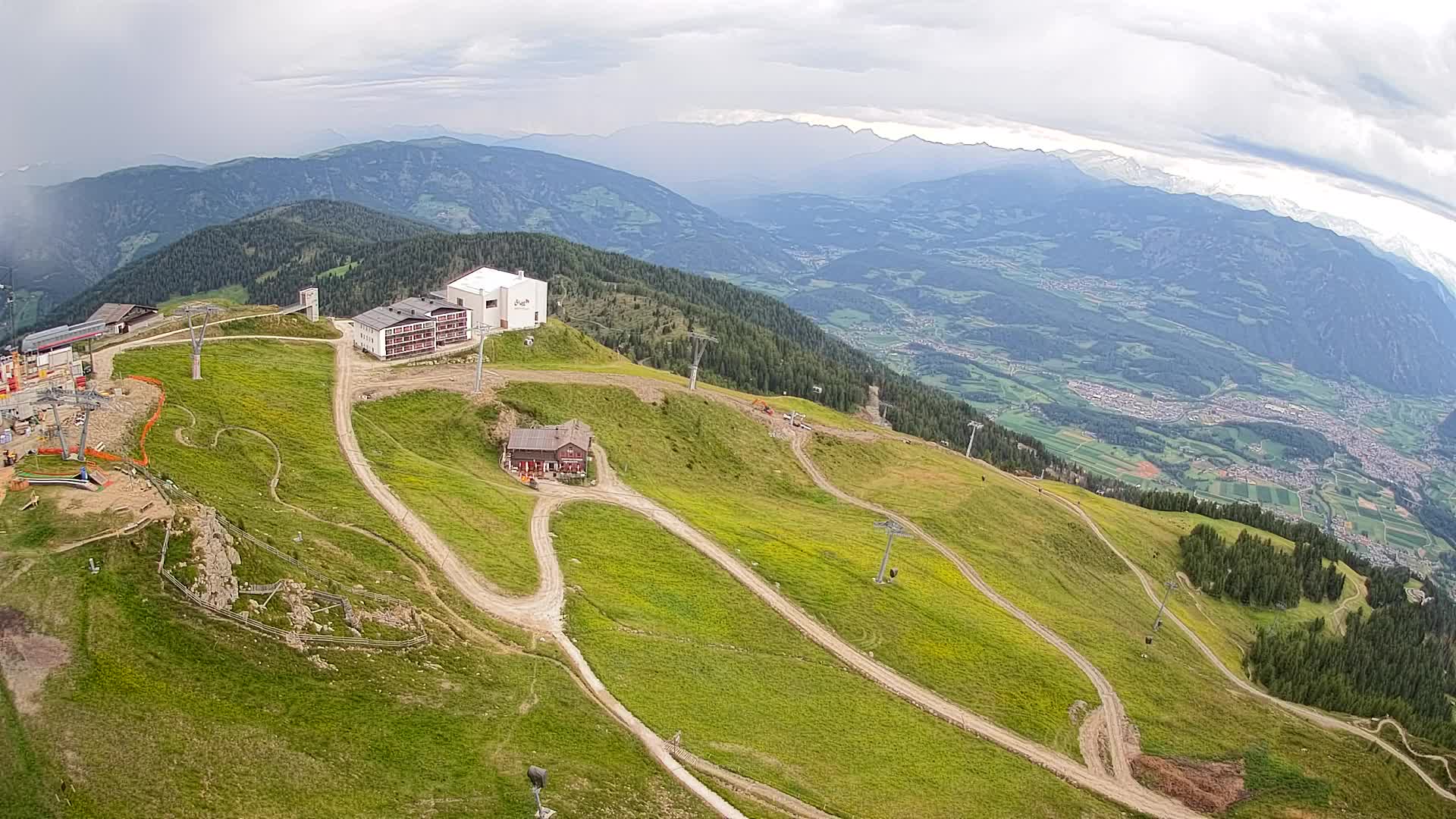 Stazione sciistica di Plan de Corones | vista su Brunico