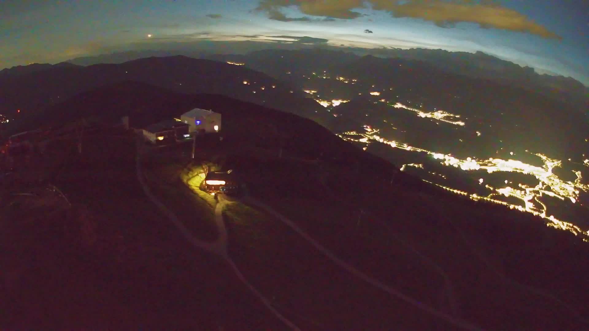 Cima estación de esquí Kronplatz | vista hacia Brunico