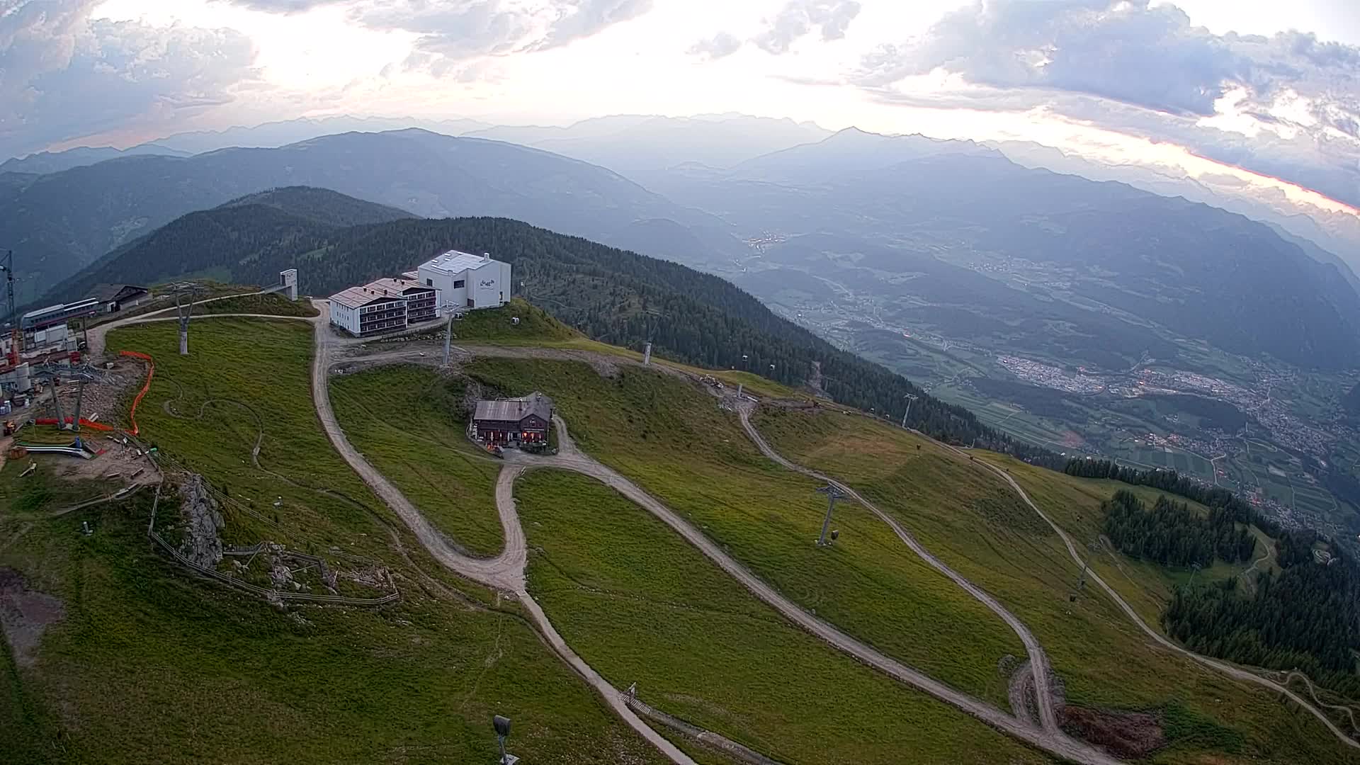 Stazione sciistica di Plan de Corones | vista su Brunico
