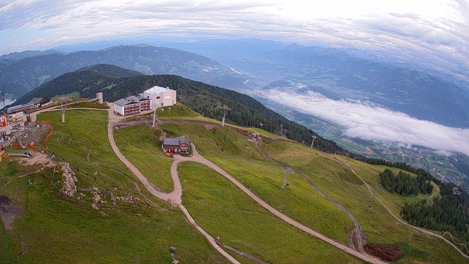 Stazione sciistica di Plan de Corones | vista su Brunico