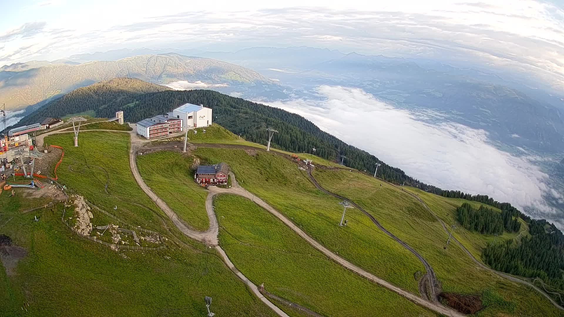 Skigebiet Kronplatz Gipfel | Blick auf Bruneck