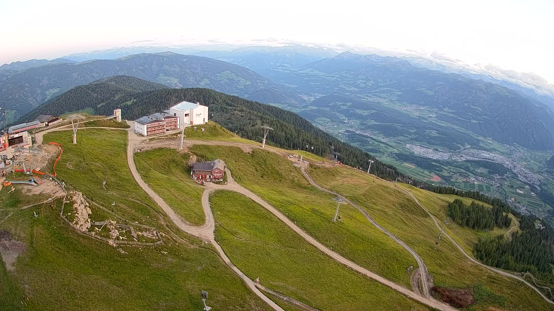 Stazione sciistica di Plan de Corones | vista su Brunico