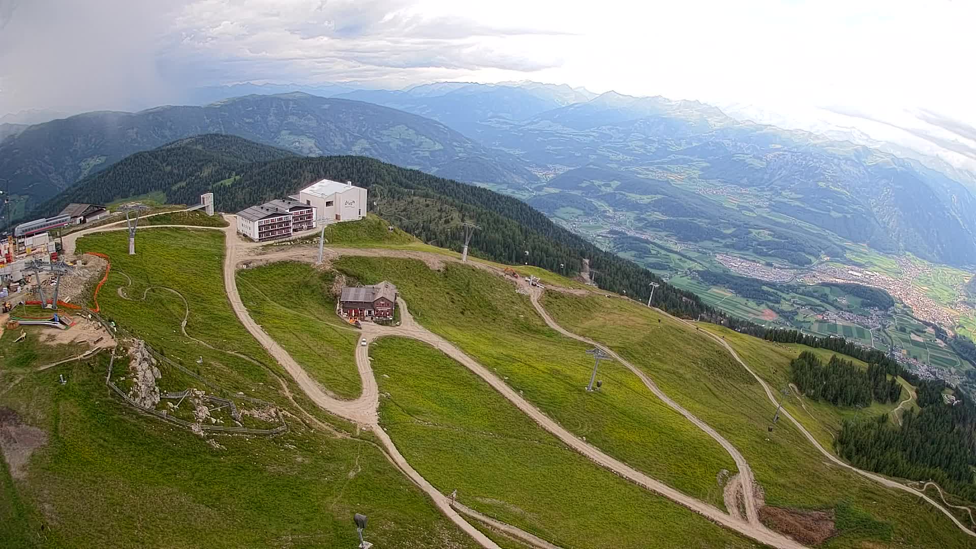 Stazione sciistica di Plan de Corones | vista su Brunico