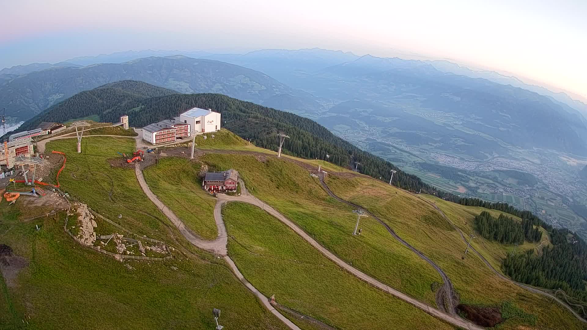 Skigebiet Kronplatz Gipfel | Blick auf Bruneck