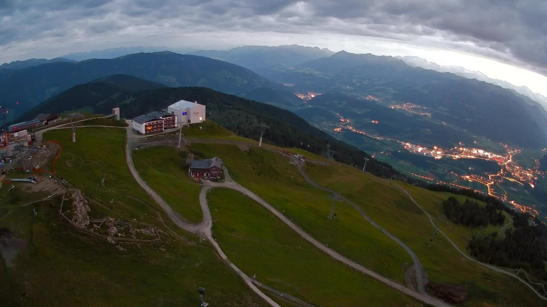 Stazione sciistica di Plan de Corones | vista su Brunico