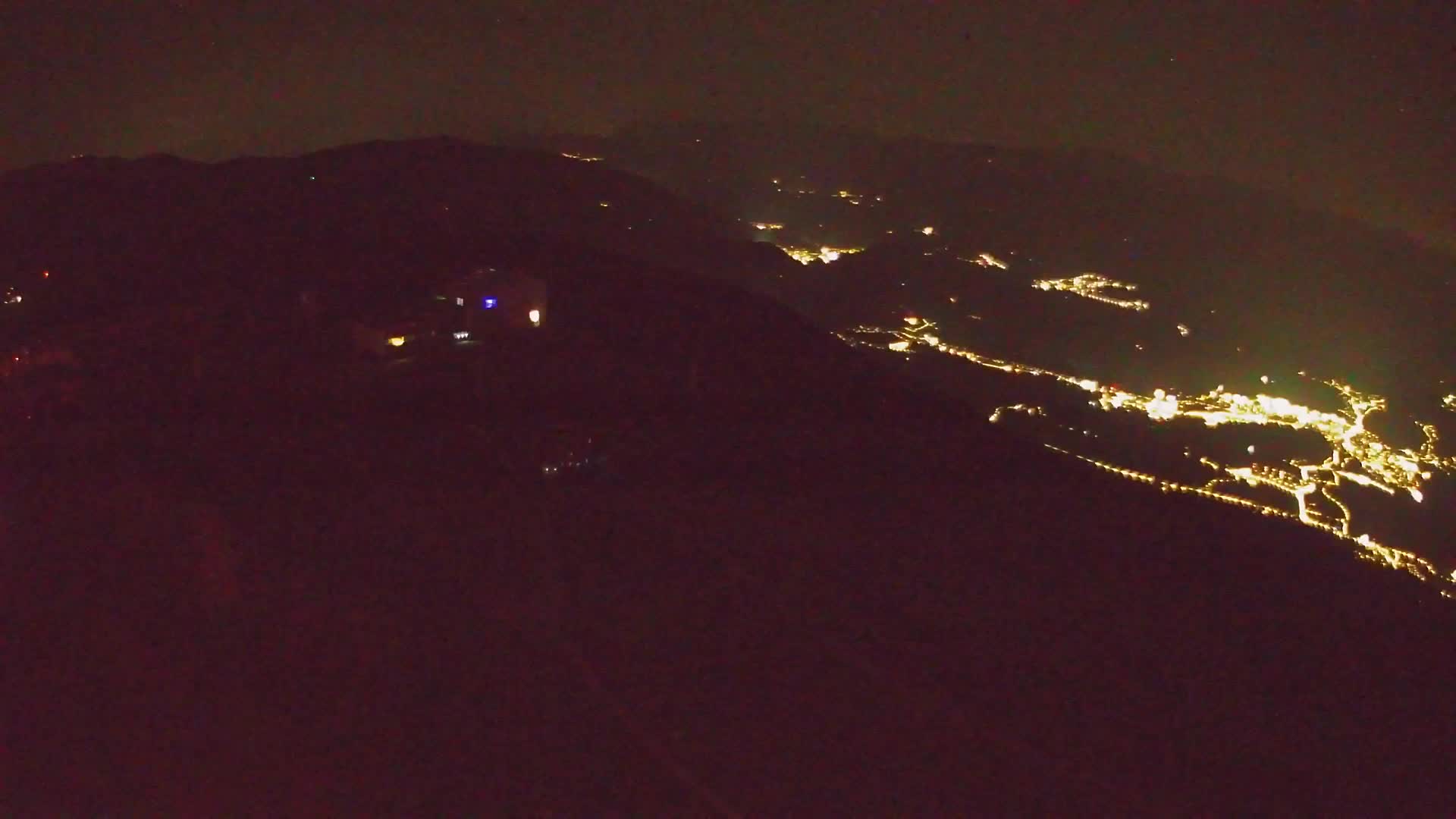 Cima estación de esquí Kronplatz | vista hacia Brunico