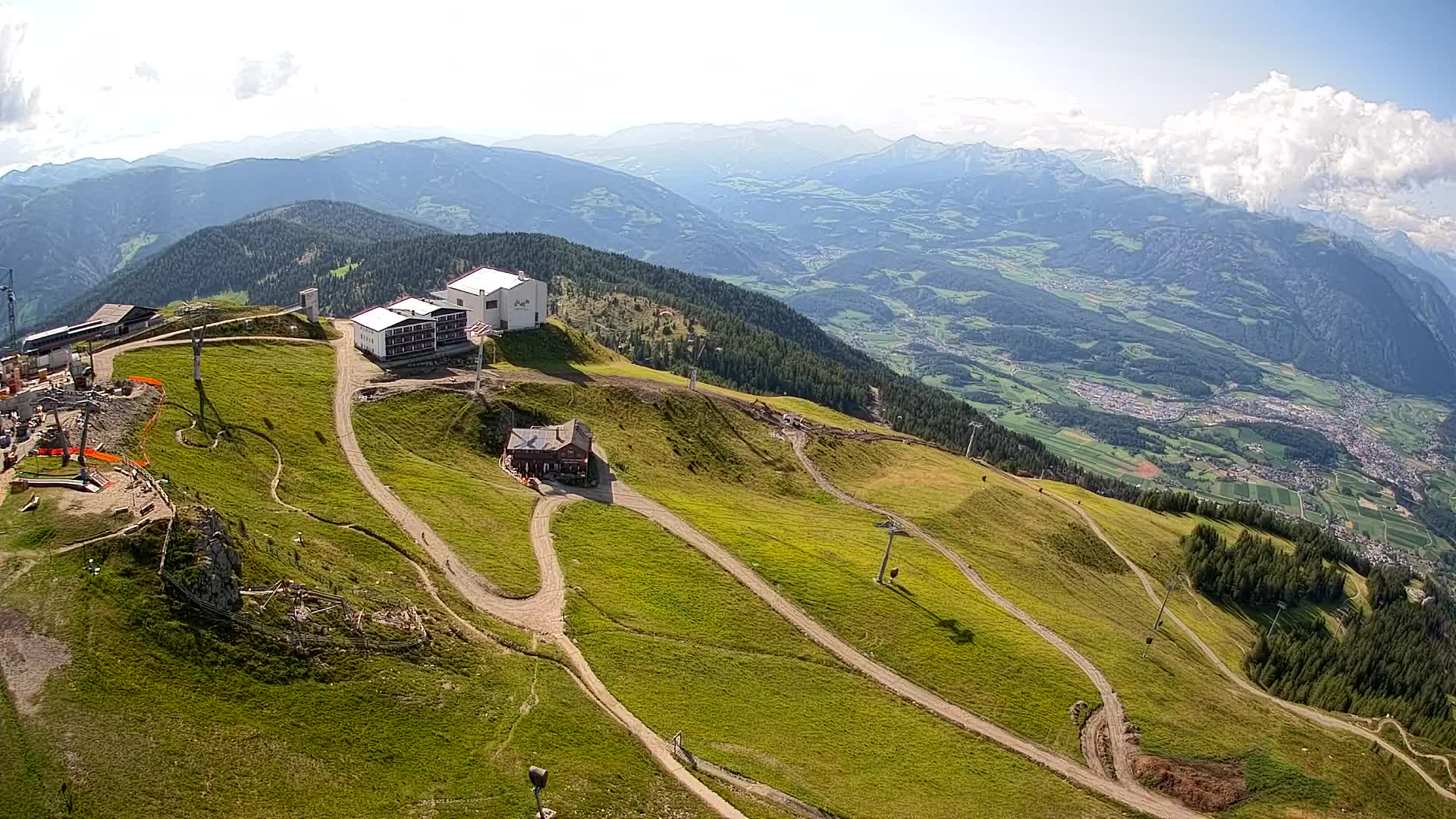 Cima estación de esquí Kronplatz | vista hacia Brunico