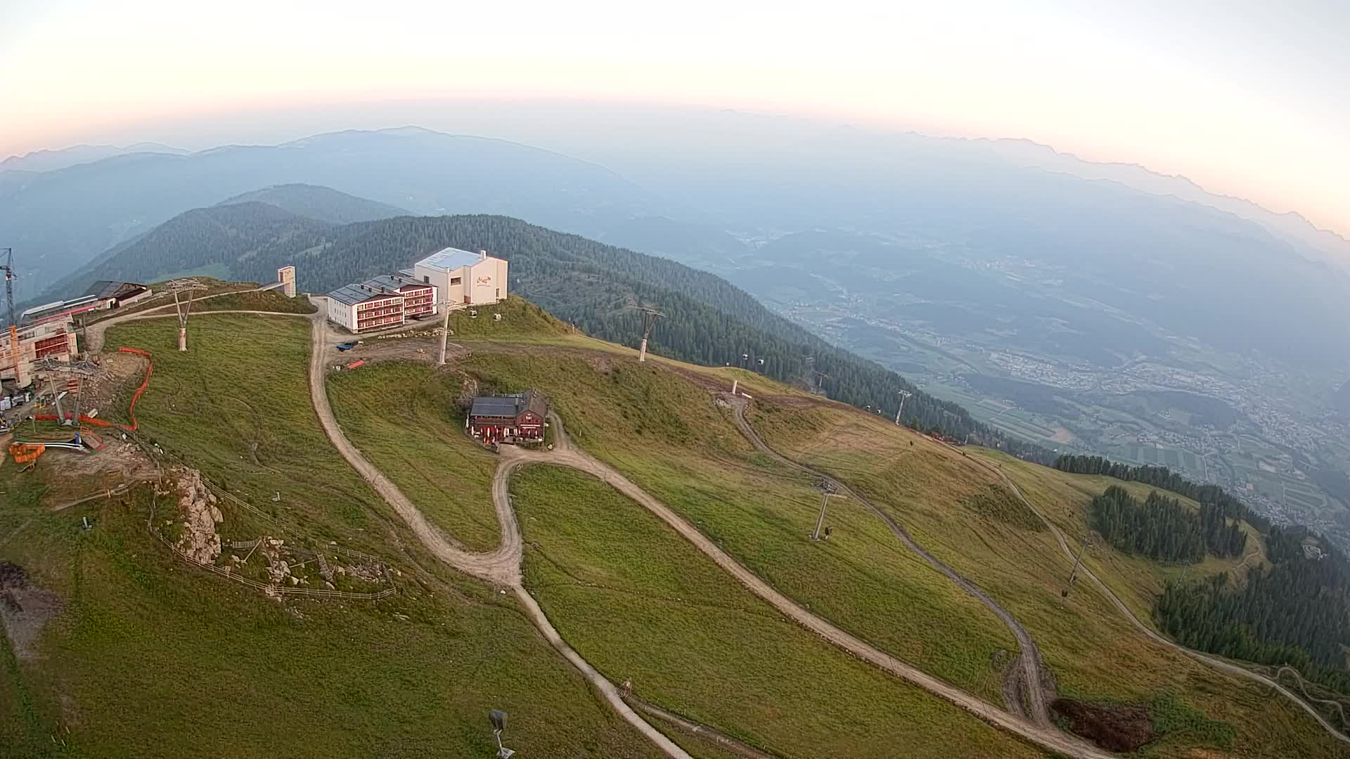Skigebiet Kronplatz Gipfel | Blick auf Bruneck