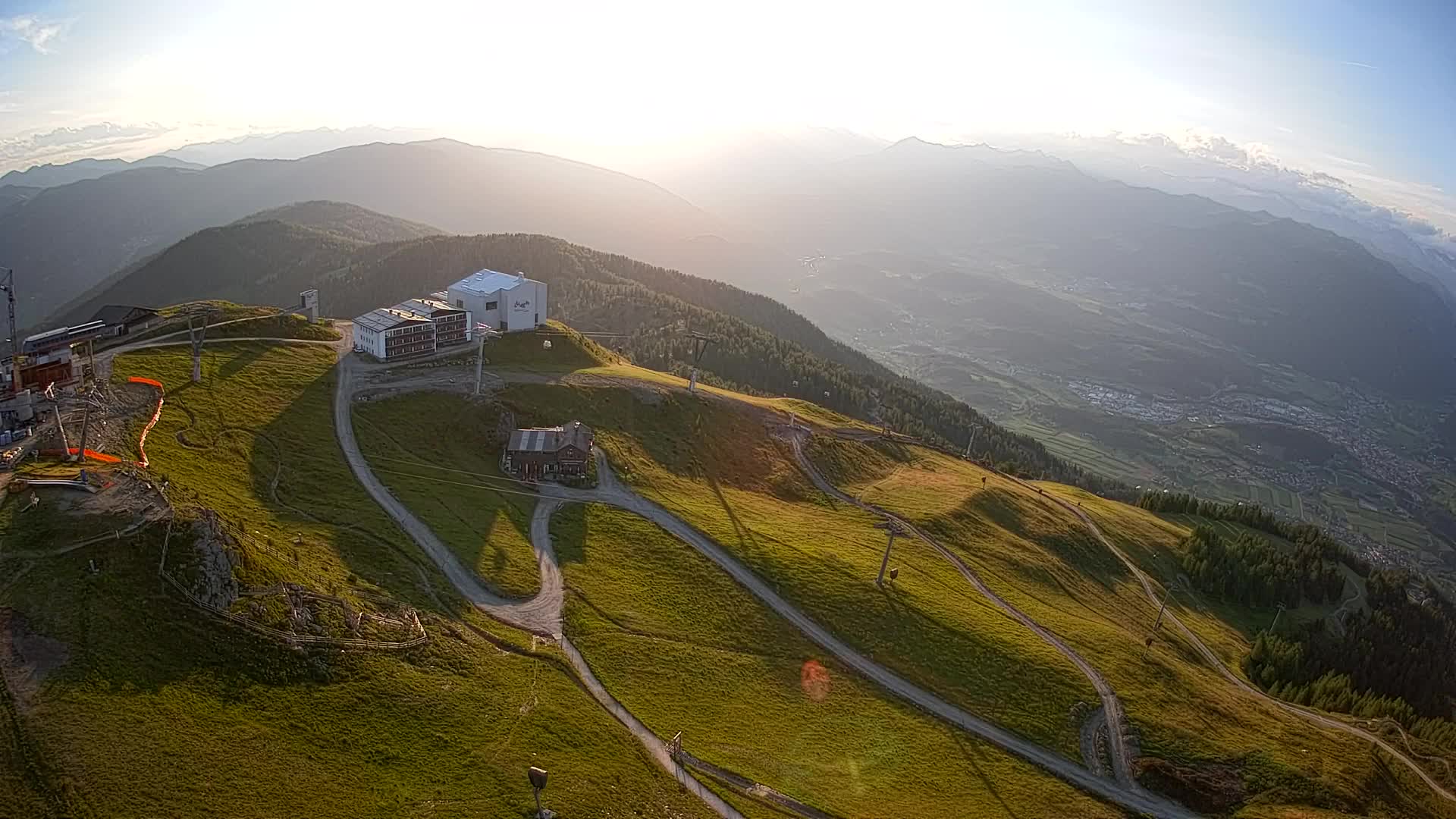 Cima estación de esquí Kronplatz | vista hacia Brunico