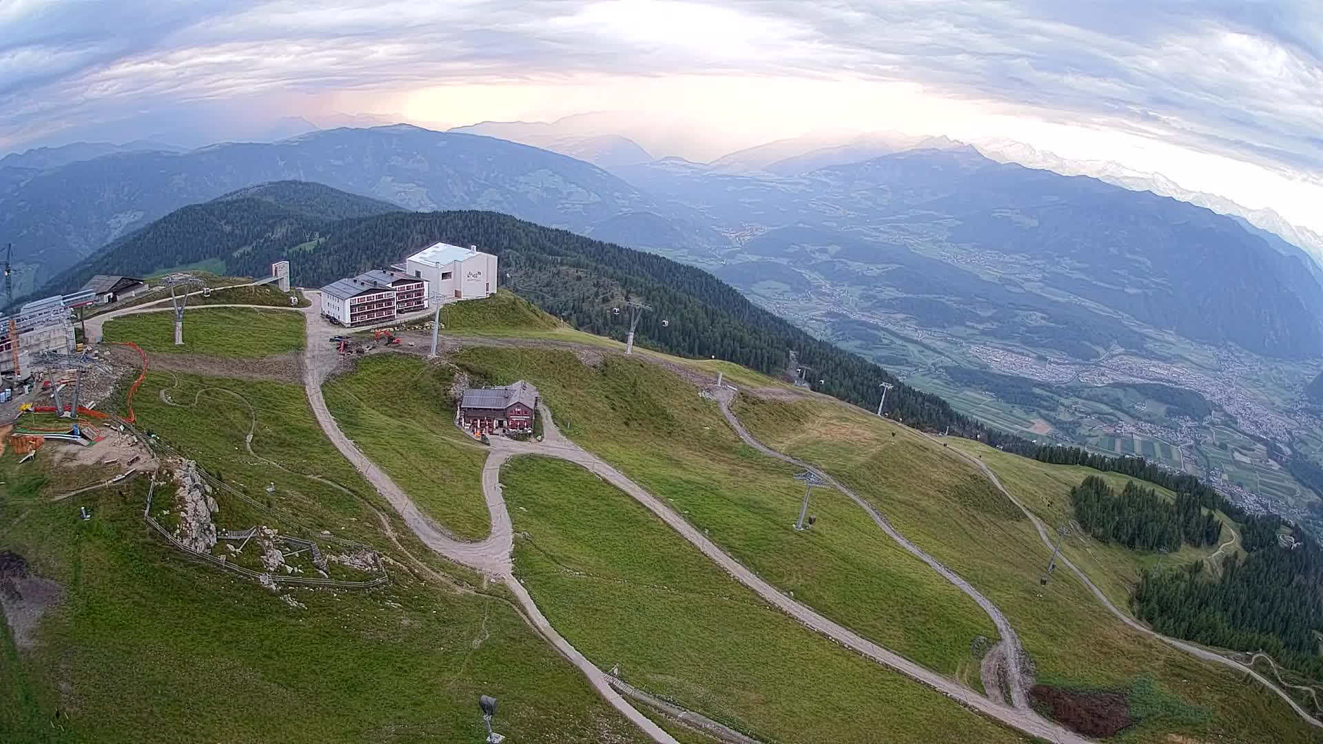 Stazione sciistica di Plan de Corones | vista su Brunico