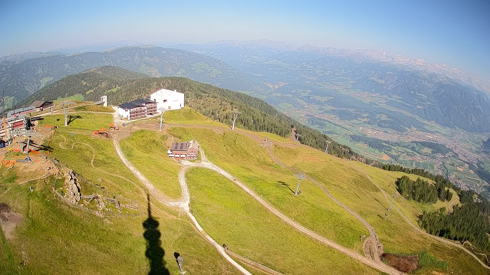 Cima estación de esquí Kronplatz | vista hacia Brunico
