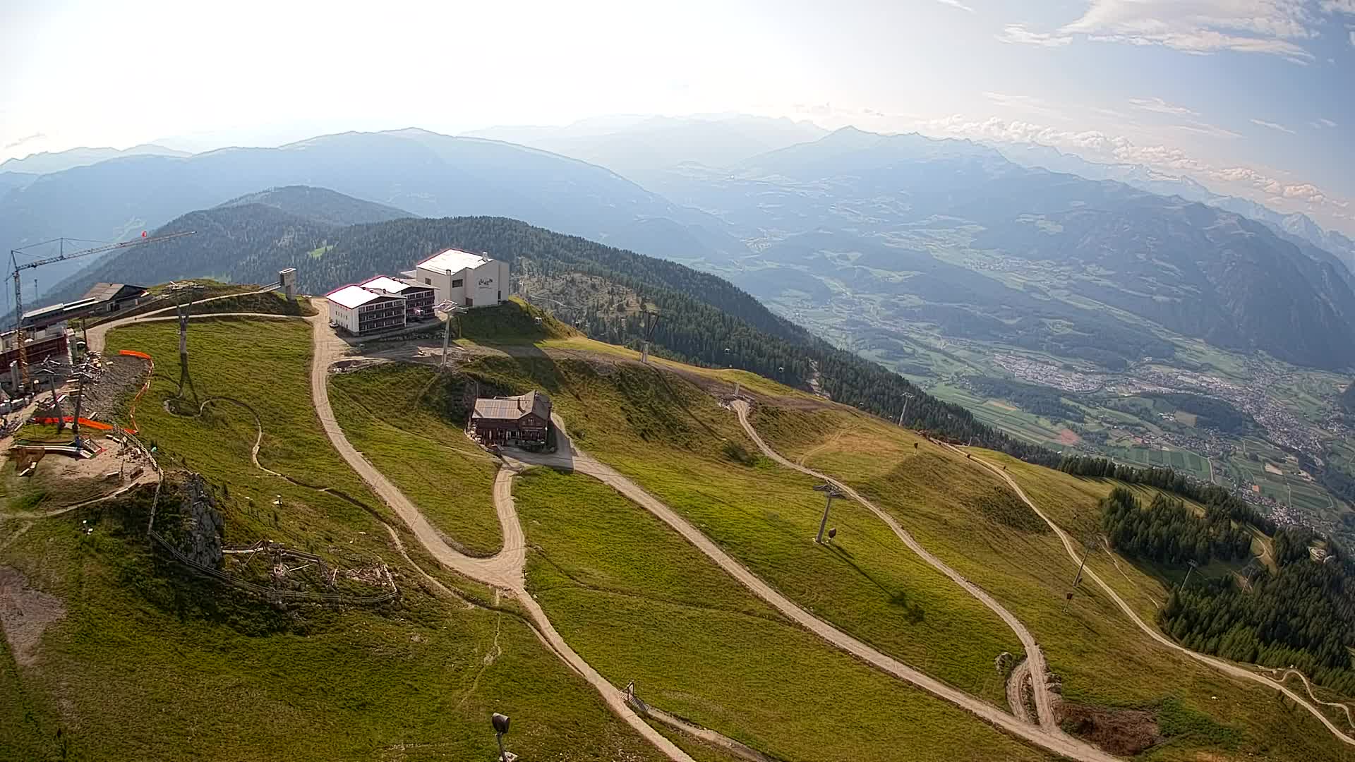 Cima estación de esquí Kronplatz | vista hacia Brunico