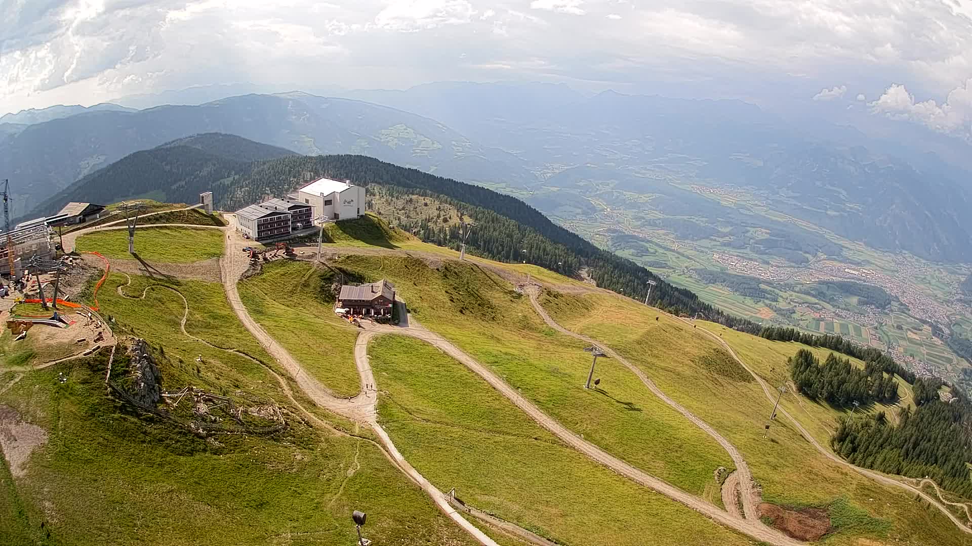 Skigebiet Kronplatz Gipfel | Blick auf Bruneck