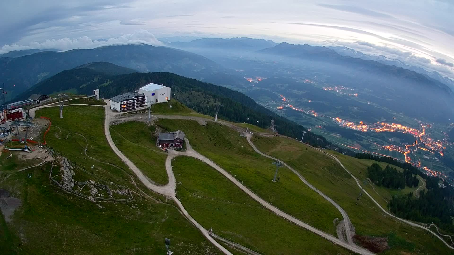 Stazione sciistica di Plan de Corones | vista su Brunico