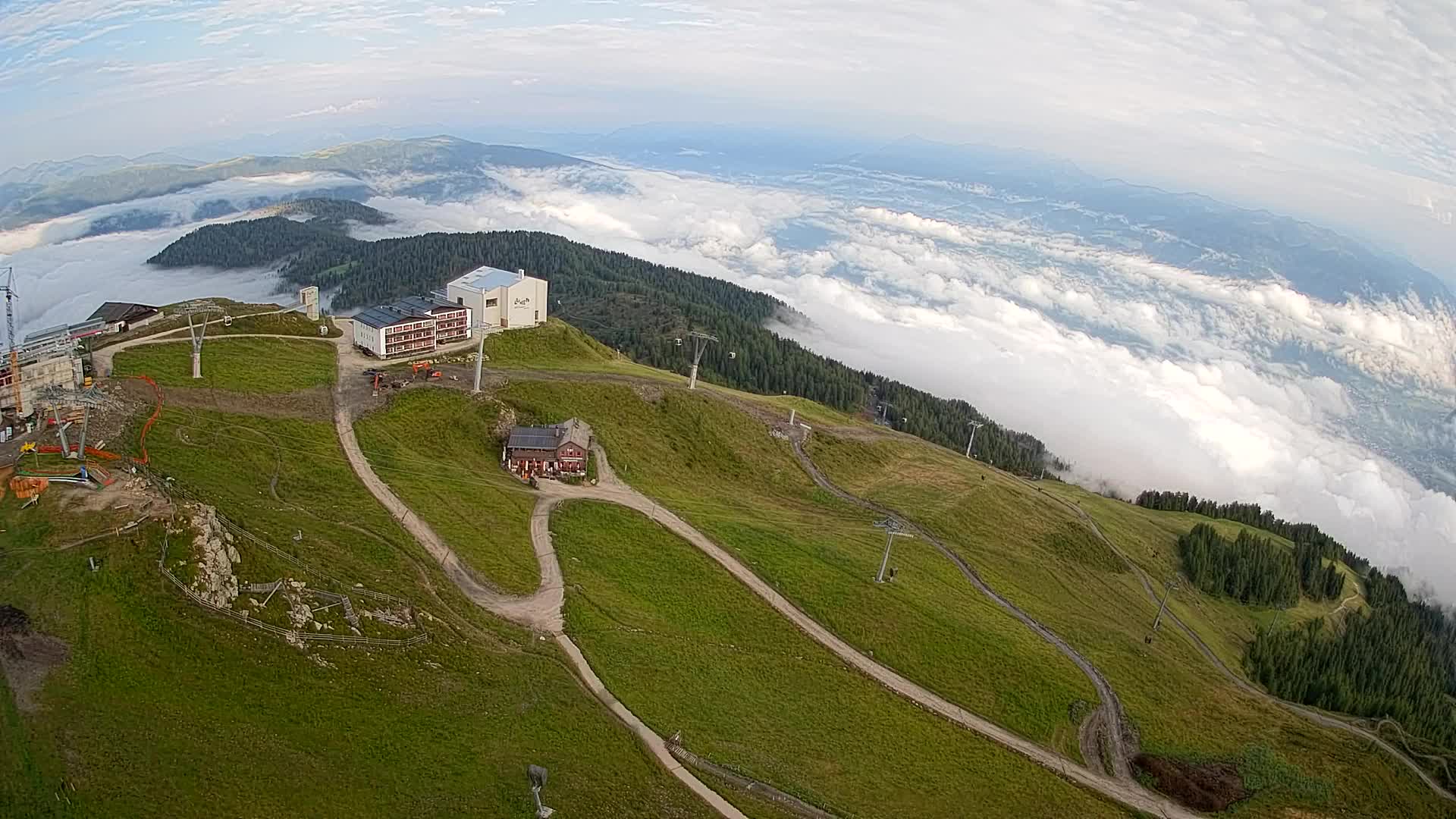 Cima estación de esquí Kronplatz | vista hacia Brunico