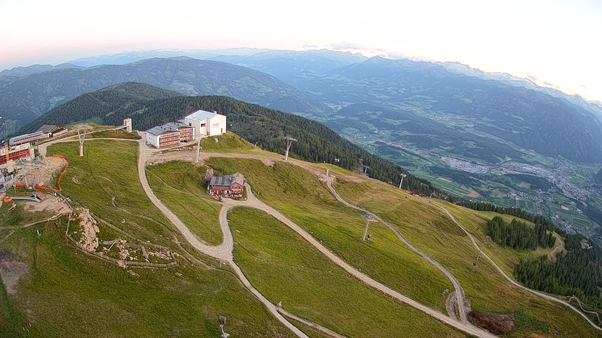 Stazione sciistica di Plan de Corones | vista su Brunico