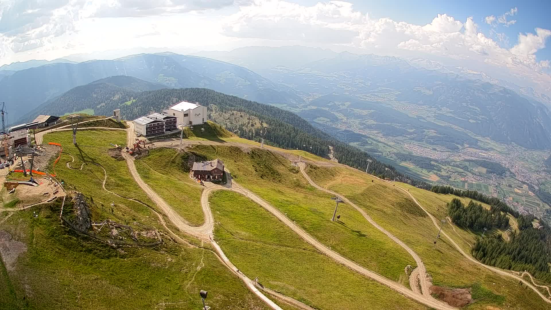 Cima estación de esquí Kronplatz | vista hacia Brunico