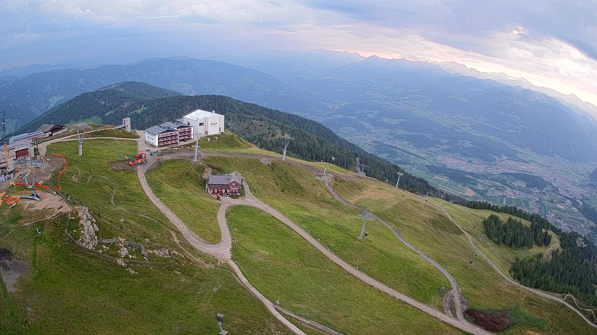 Skigebiet Kronplatz Gipfel | Blick auf Bruneck