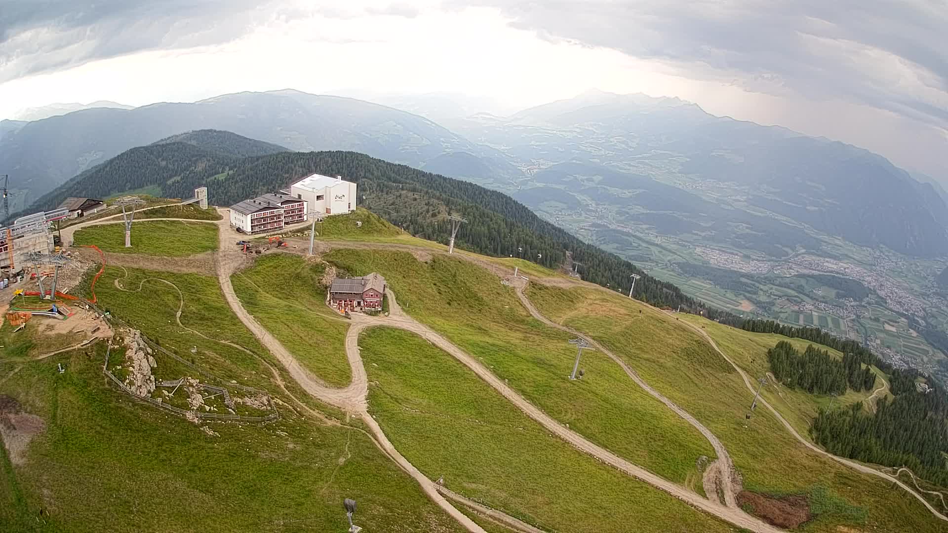 Stazione sciistica di Plan de Corones | vista su Brunico