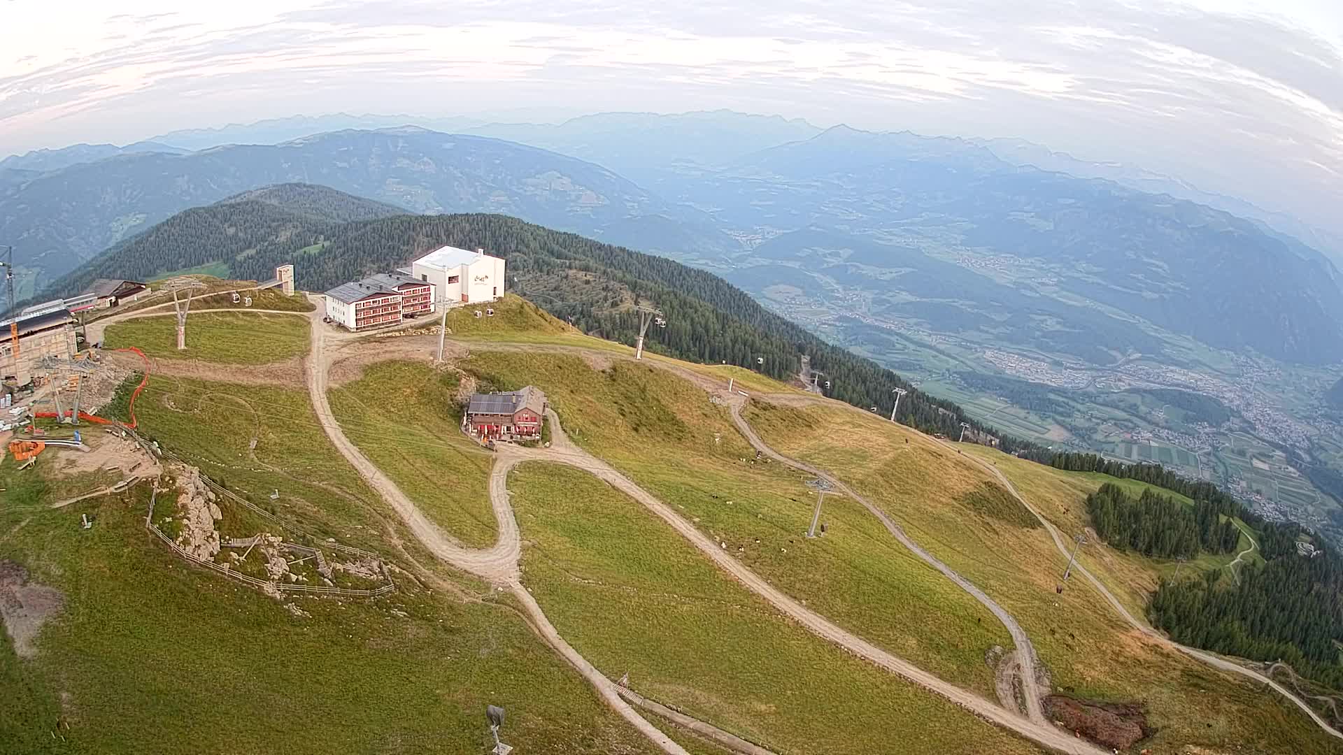 Station de ski Kronplatz sommet | vue sur Brunico