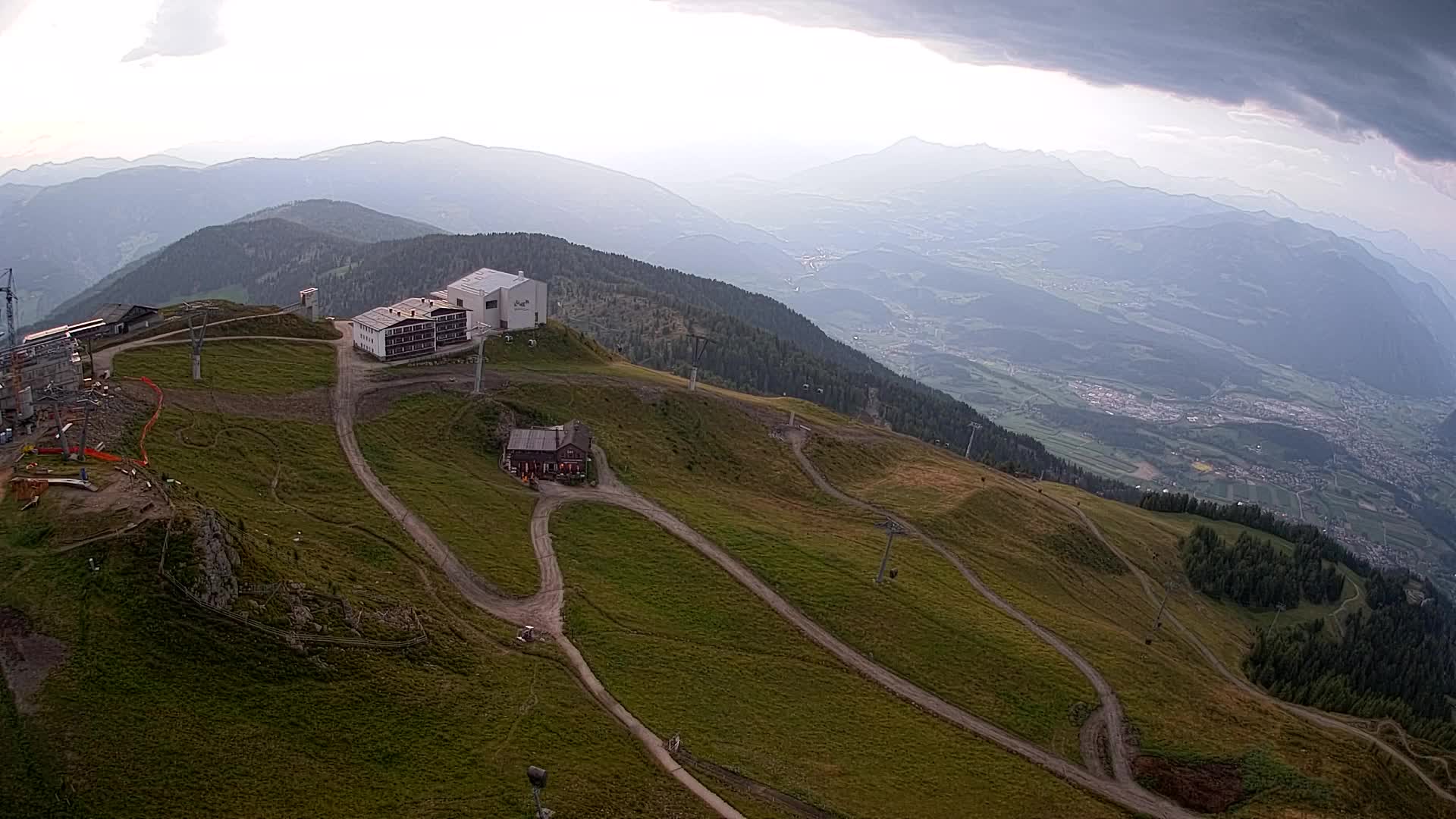Skigebiet Kronplatz Gipfel | Blick auf Bruneck