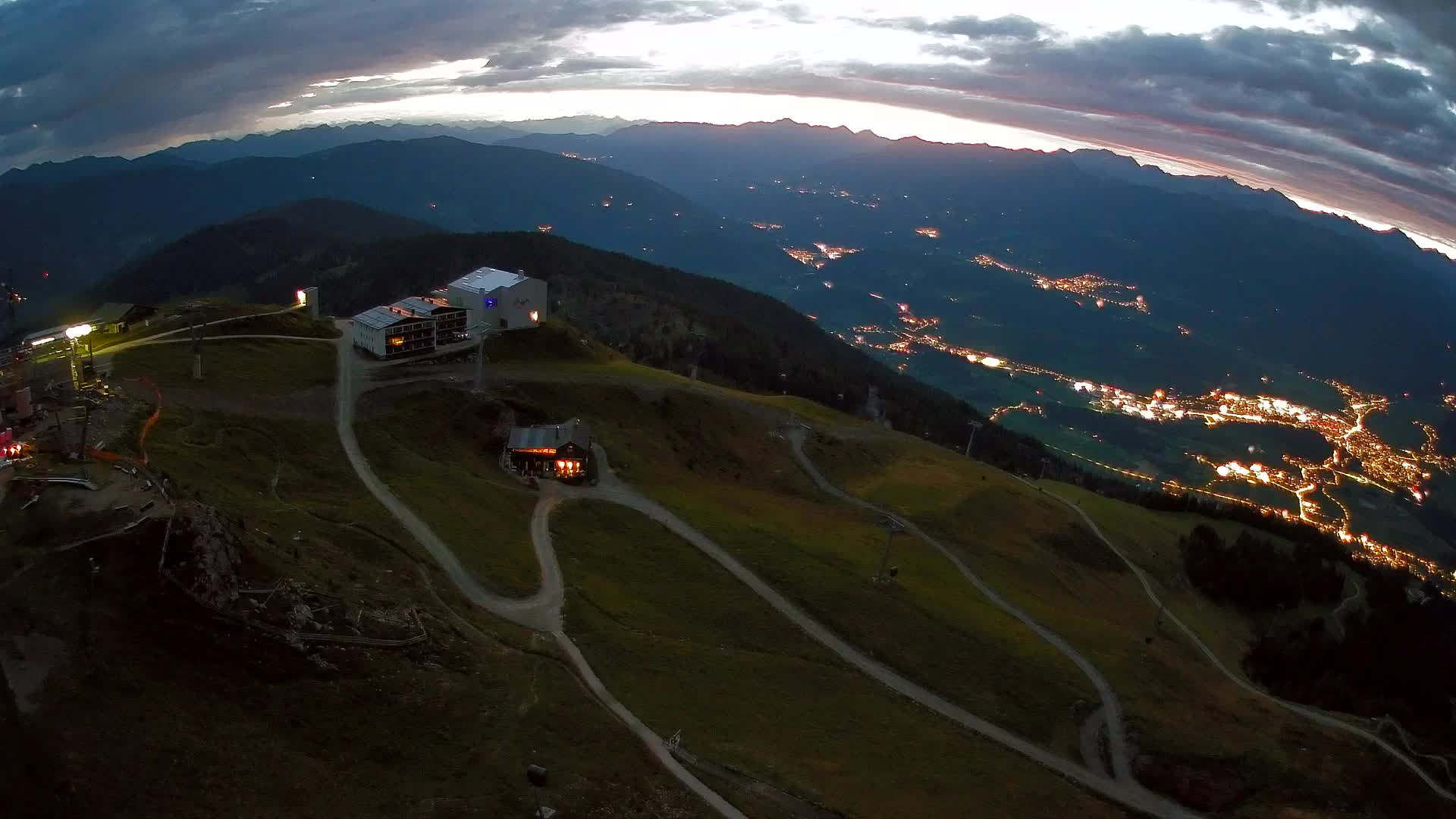 Skigebiet Kronplatz Gipfel | Blick auf Bruneck
