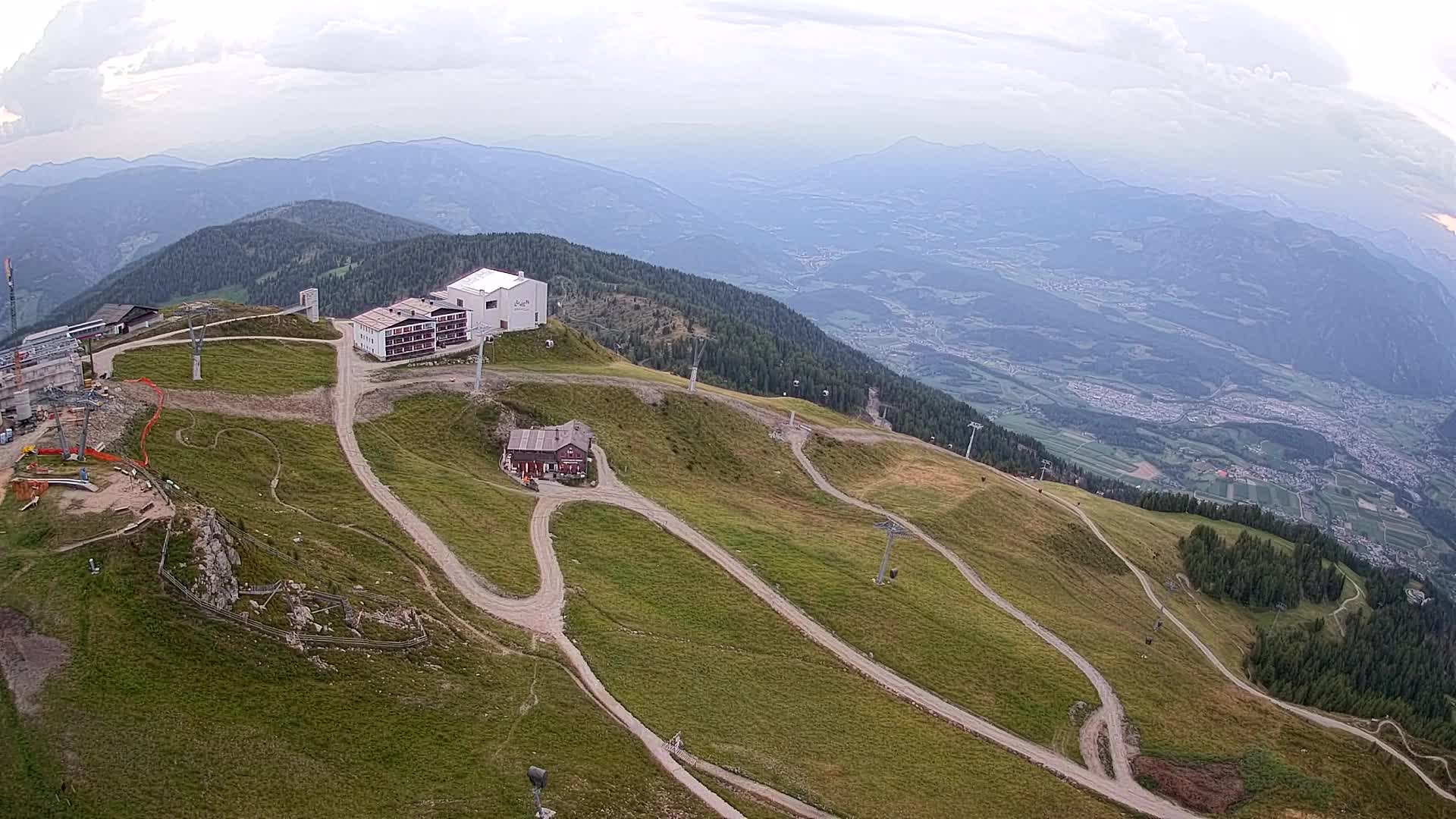 Stazione sciistica di Plan de Corones | vista su Brunico