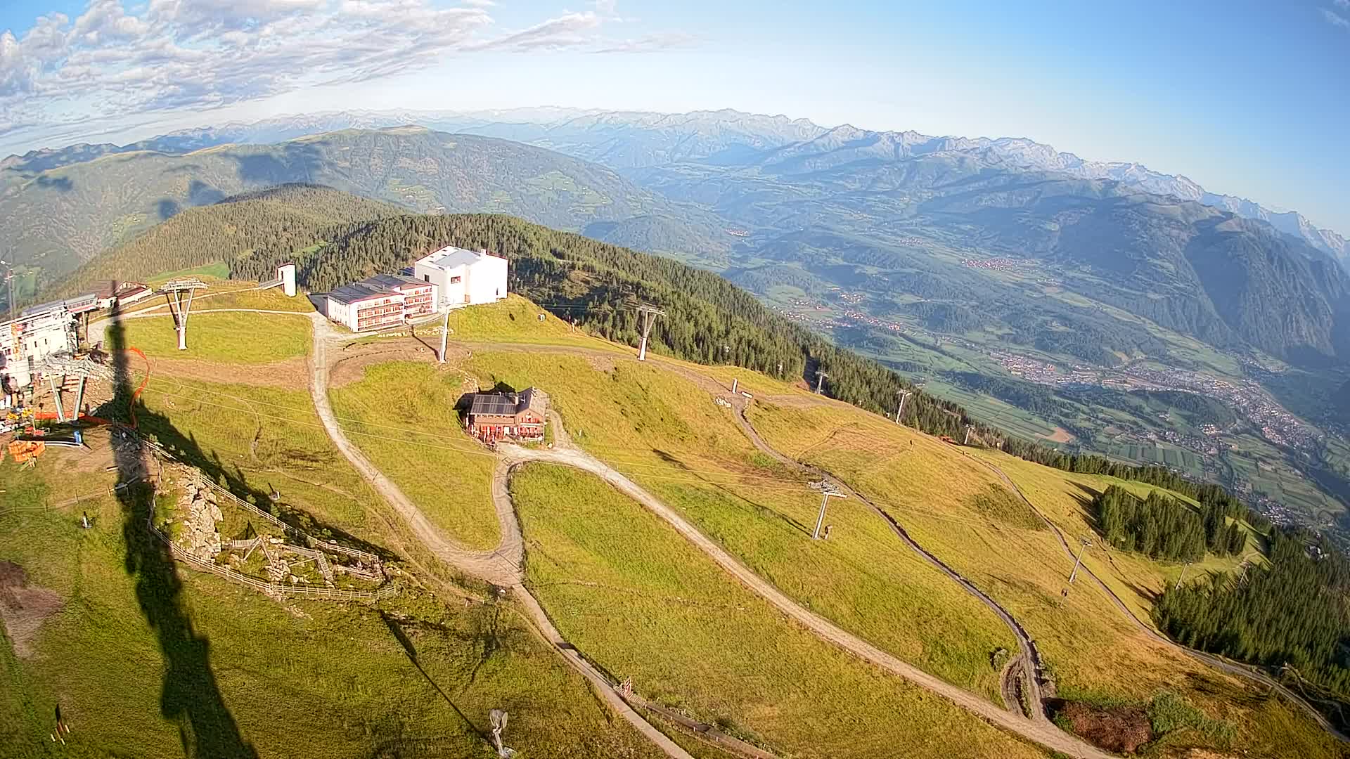 Cima estación de esquí Kronplatz | vista hacia Brunico